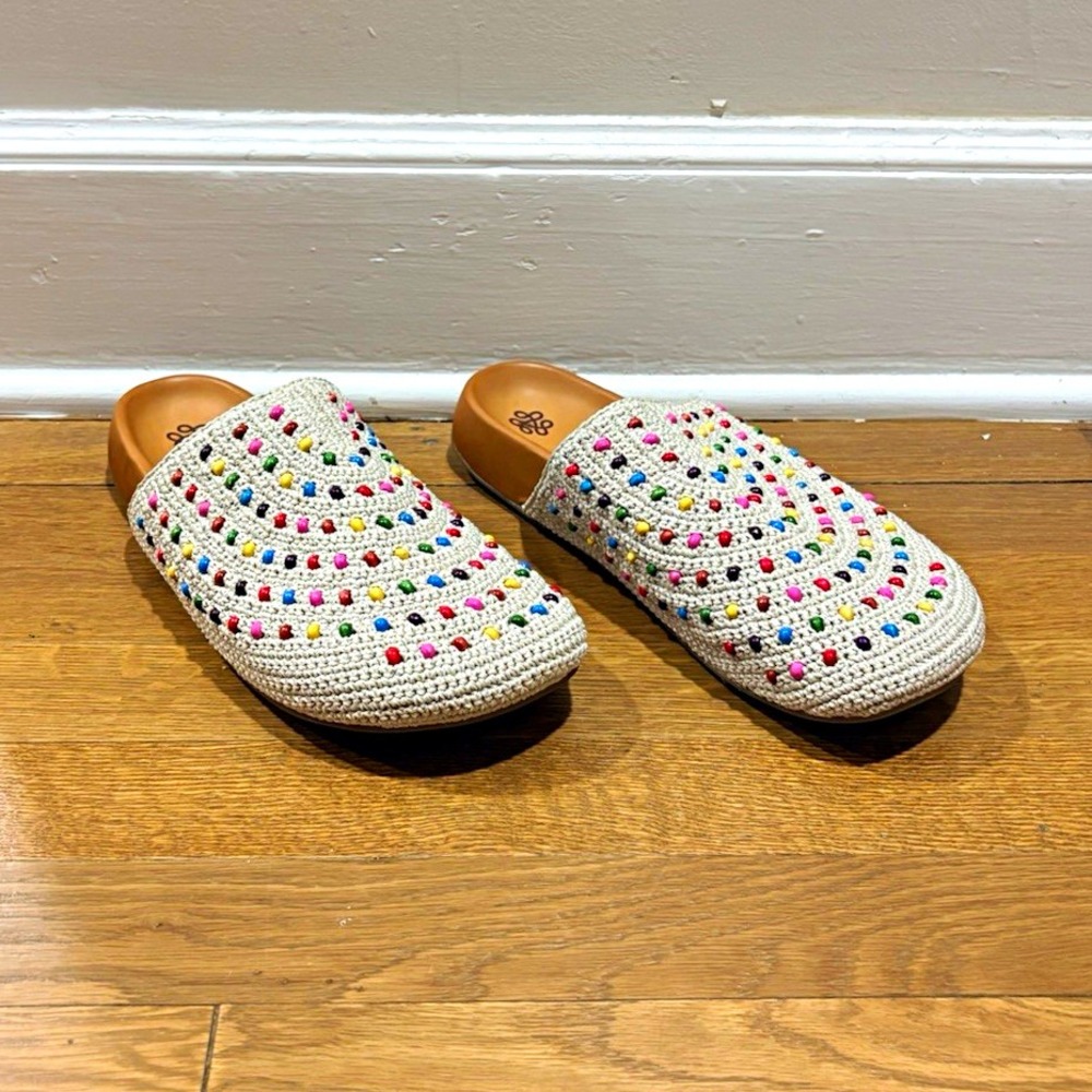 The Sak Bolinas Beige NWOT Crocheted Colorful Woven Beaded Slip On Clogs Sz 11
